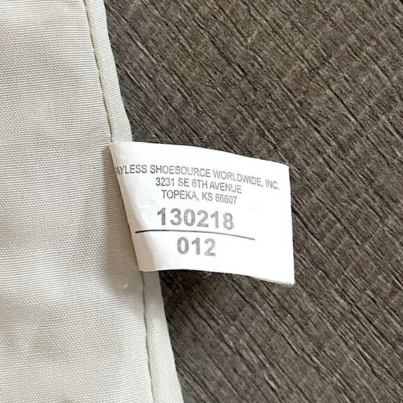 American Eagle Striped Bag. 14 x 10.5 inches, multiple pockets. - Picture 7 of 8